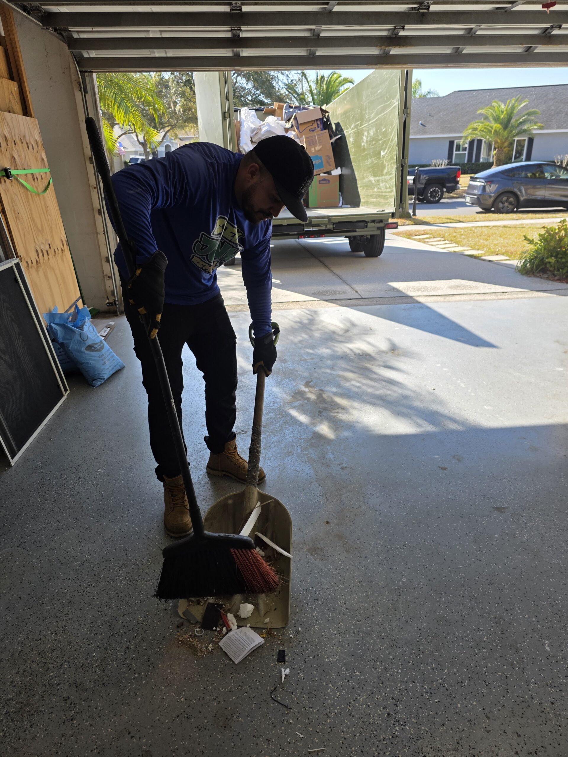 same day junk removal Tampa garage cleanout